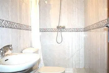 Ab 2* غرناطة